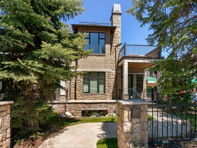 Super Close to Downtown Luxury Ski Home  Five Bedrooms